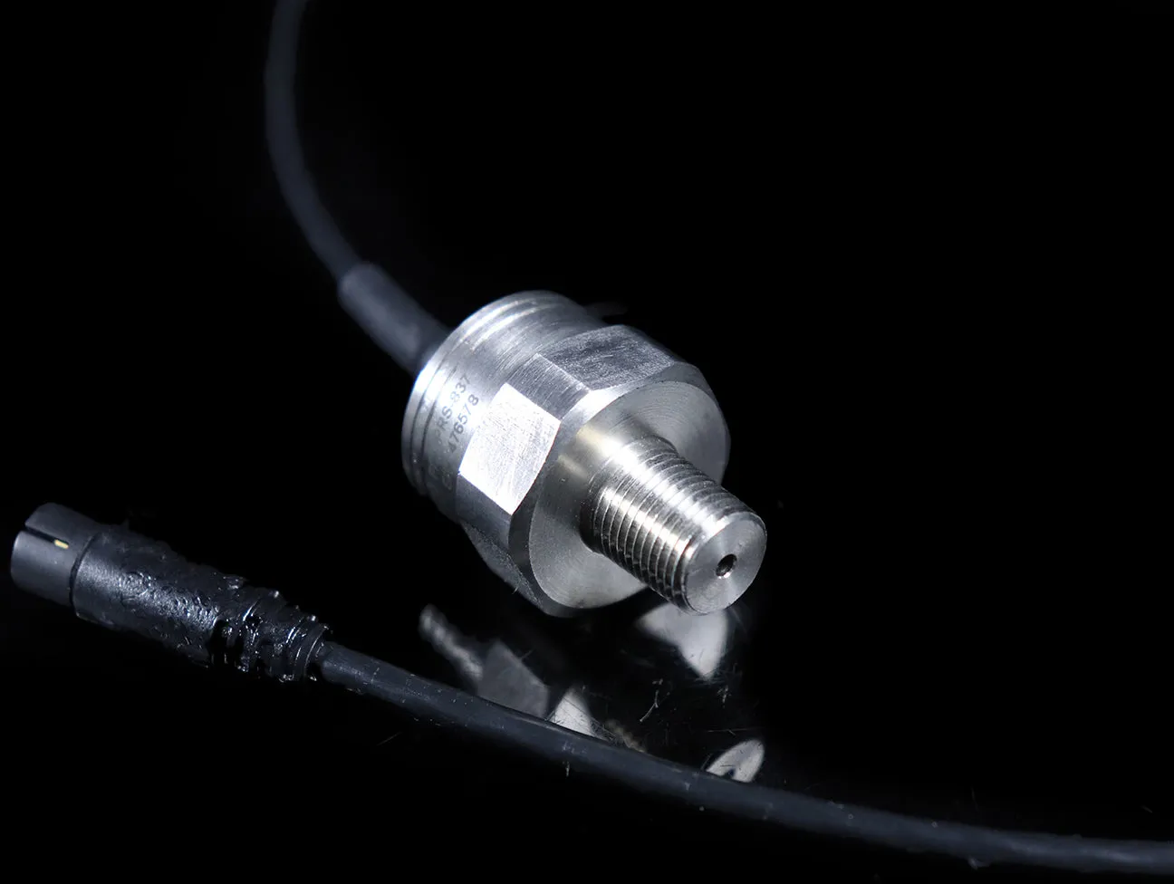 AiM Oil/Fuel Pressure Sensor - 0-150psi / 10bar