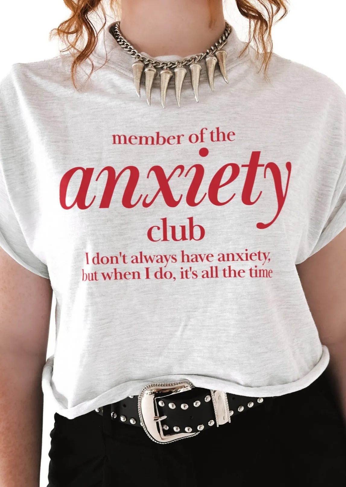 CROPPED MEMBER OF THE ANXIETY CLUB GRAPHIC TEE