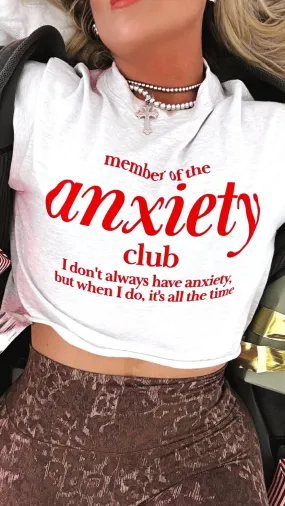 CROPPED MEMBER OF THE ANXIETY CLUB GRAPHIC TEE