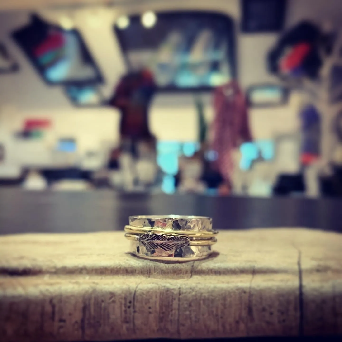Feather spinning ring