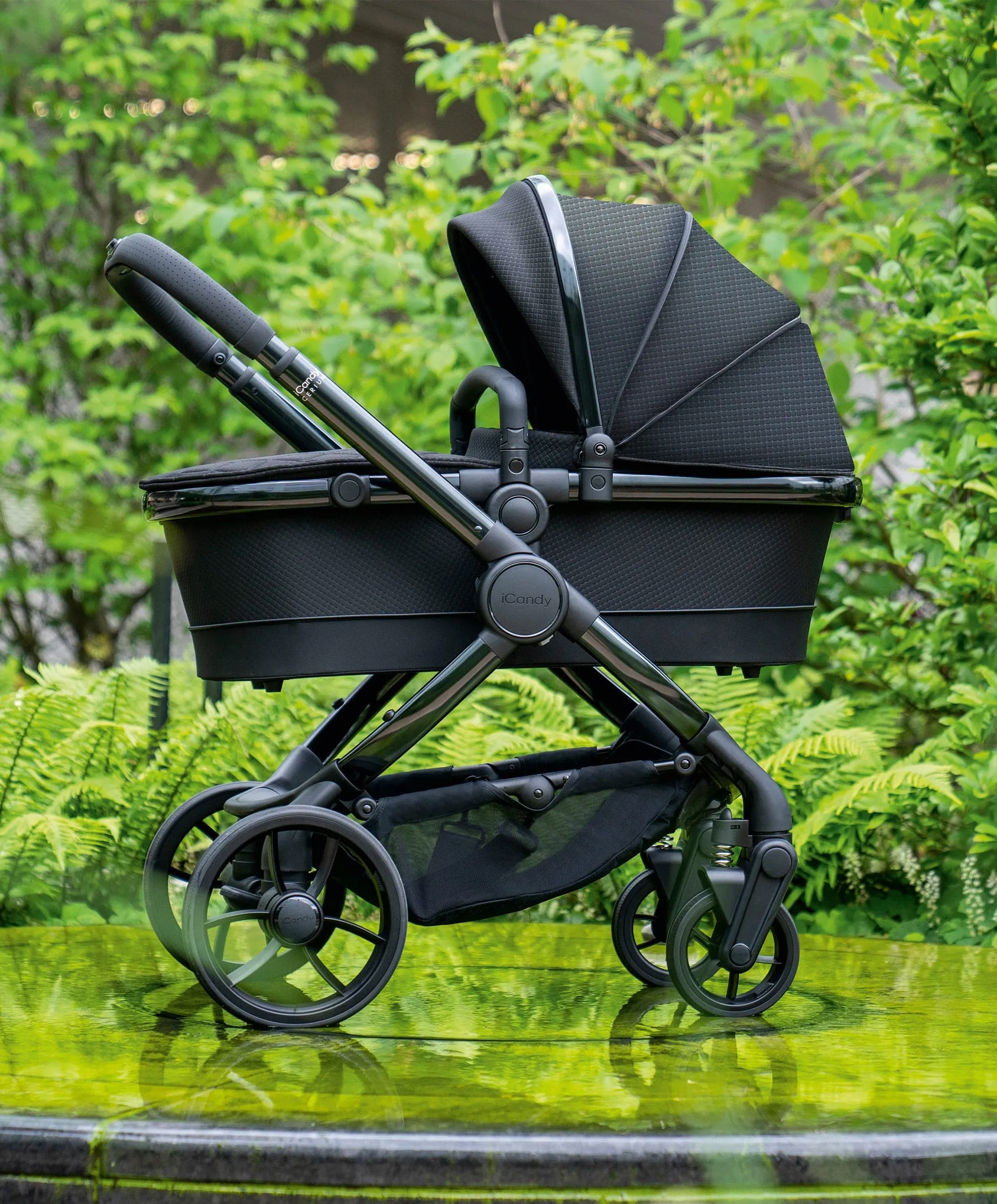 iCandy Designer Collection Cerium Pushchair Bundle with Maxi-Cosi Pebble 360 Pro&sup2; Car Seat – Black