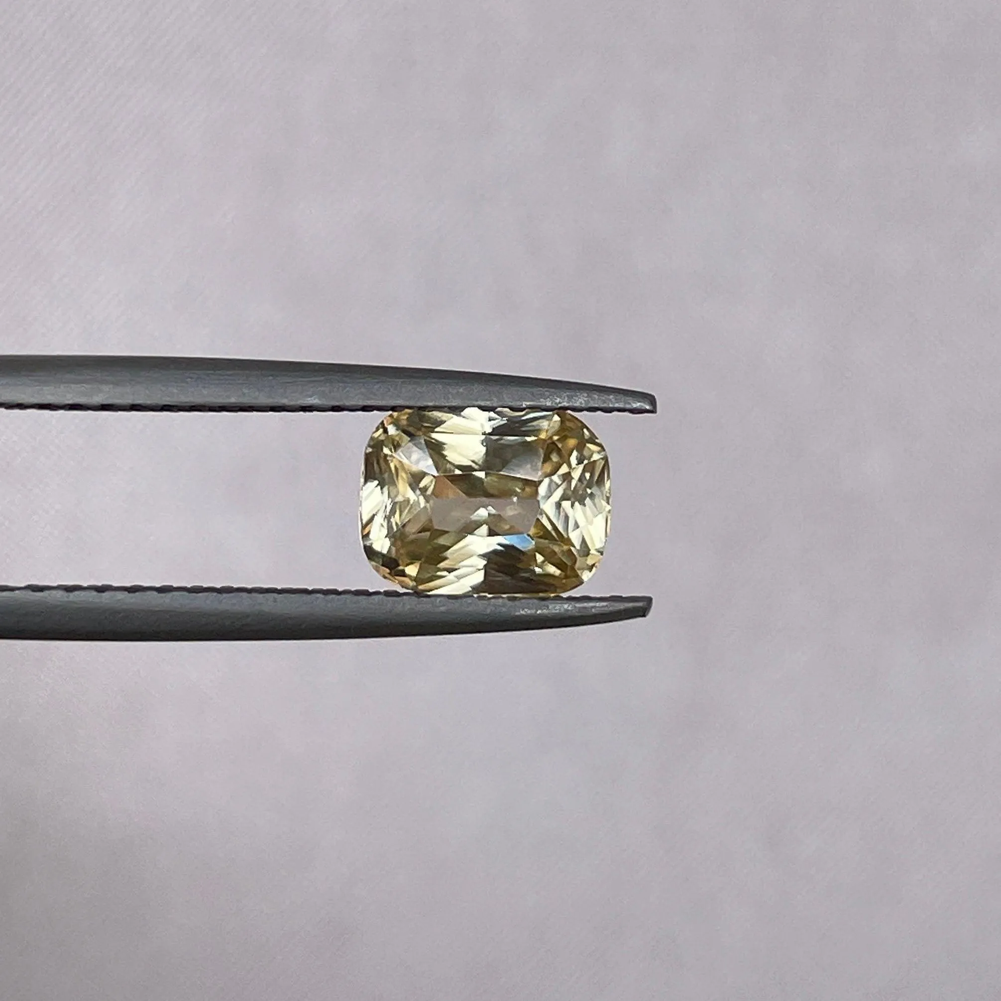 Natural Yellow Sapphire 1.60 ct. yellowish peach fuzz
