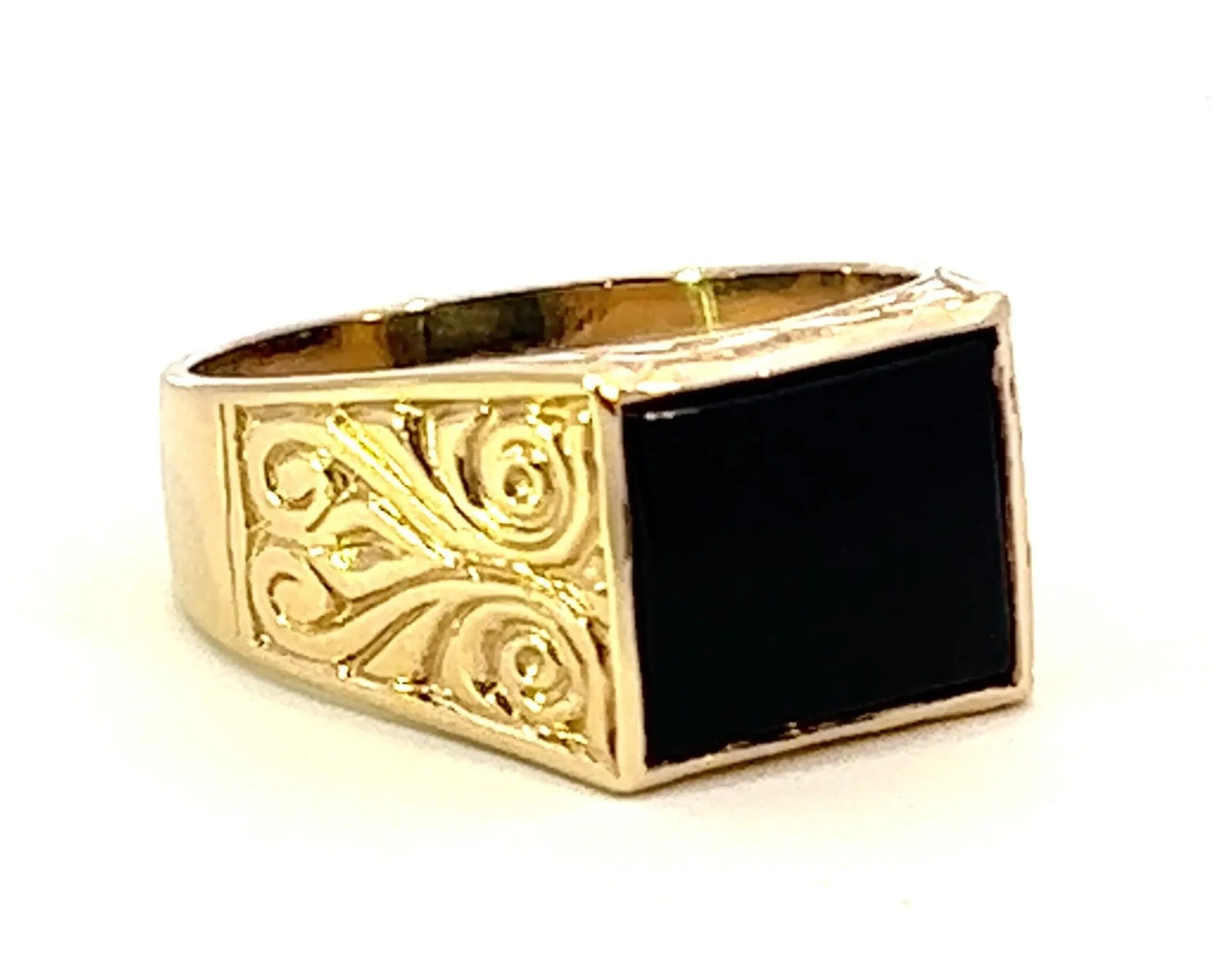 Onyx Yellow Gold Ring with Scroll Engraved Shoulders