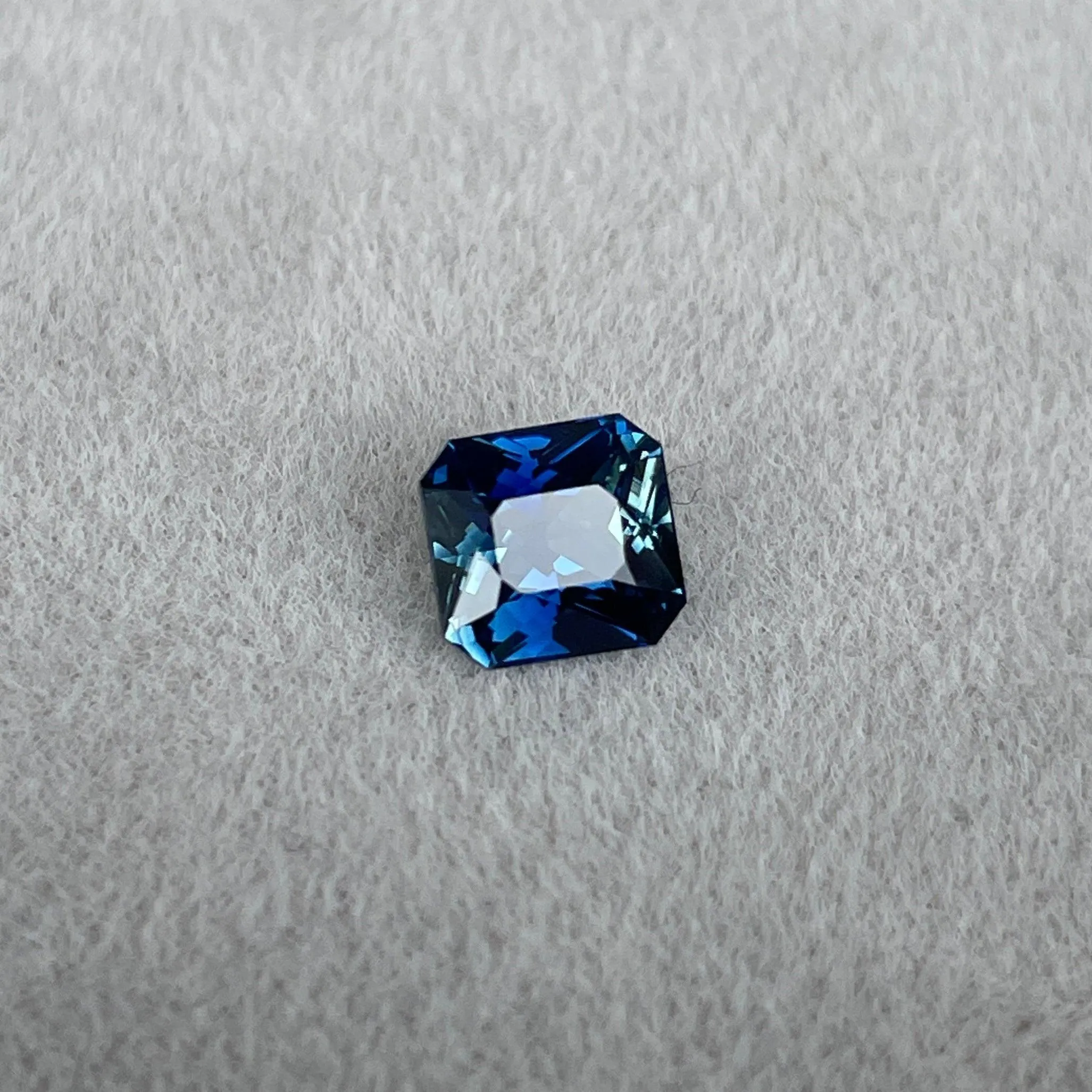 Stunning 1.23 ct Blue Green Bicolored Sapphire radiant cut for Engagement Ring, The Appeal Of rich Bluish-Green and Greenish-Blue Sapphires