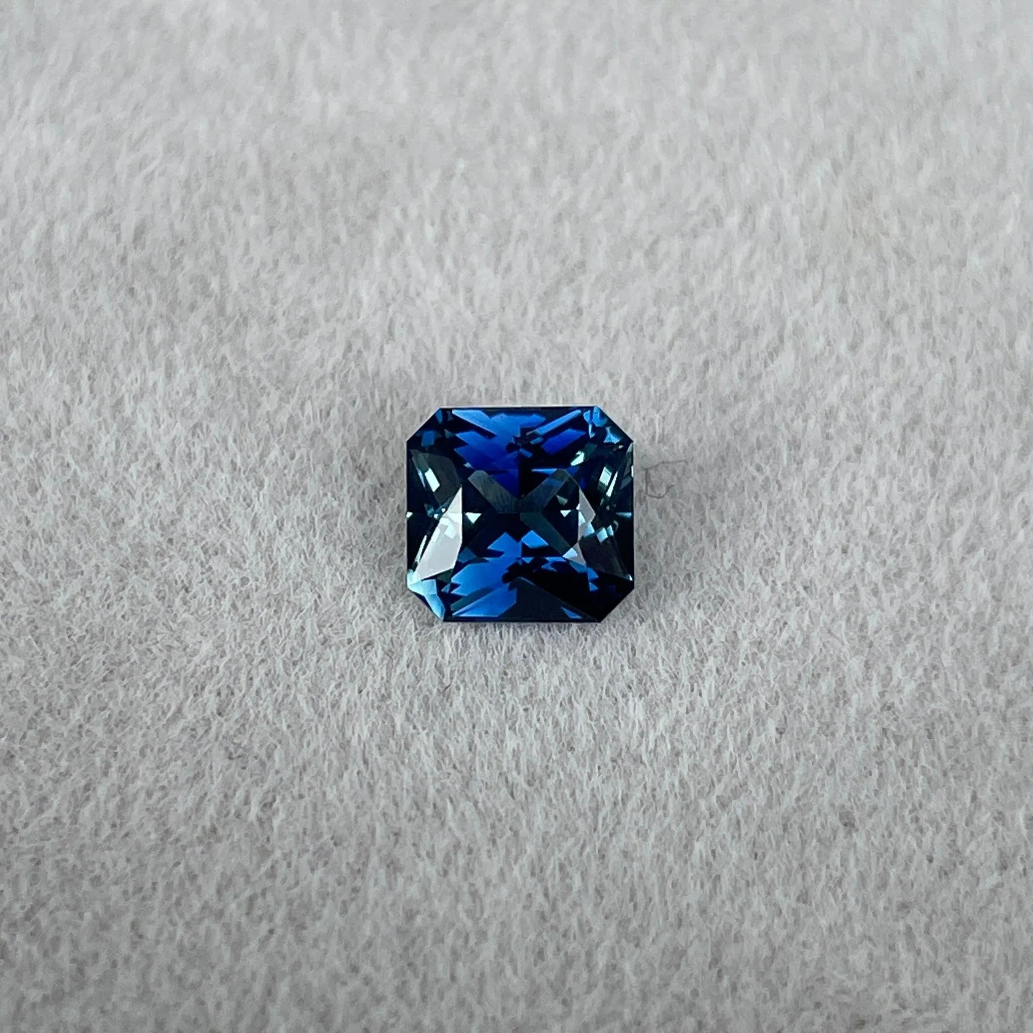 Stunning 1.23 ct Blue Green Bicolored Sapphire radiant cut for Engagement Ring, The Appeal Of rich Bluish-Green and Greenish-Blue Sapphires