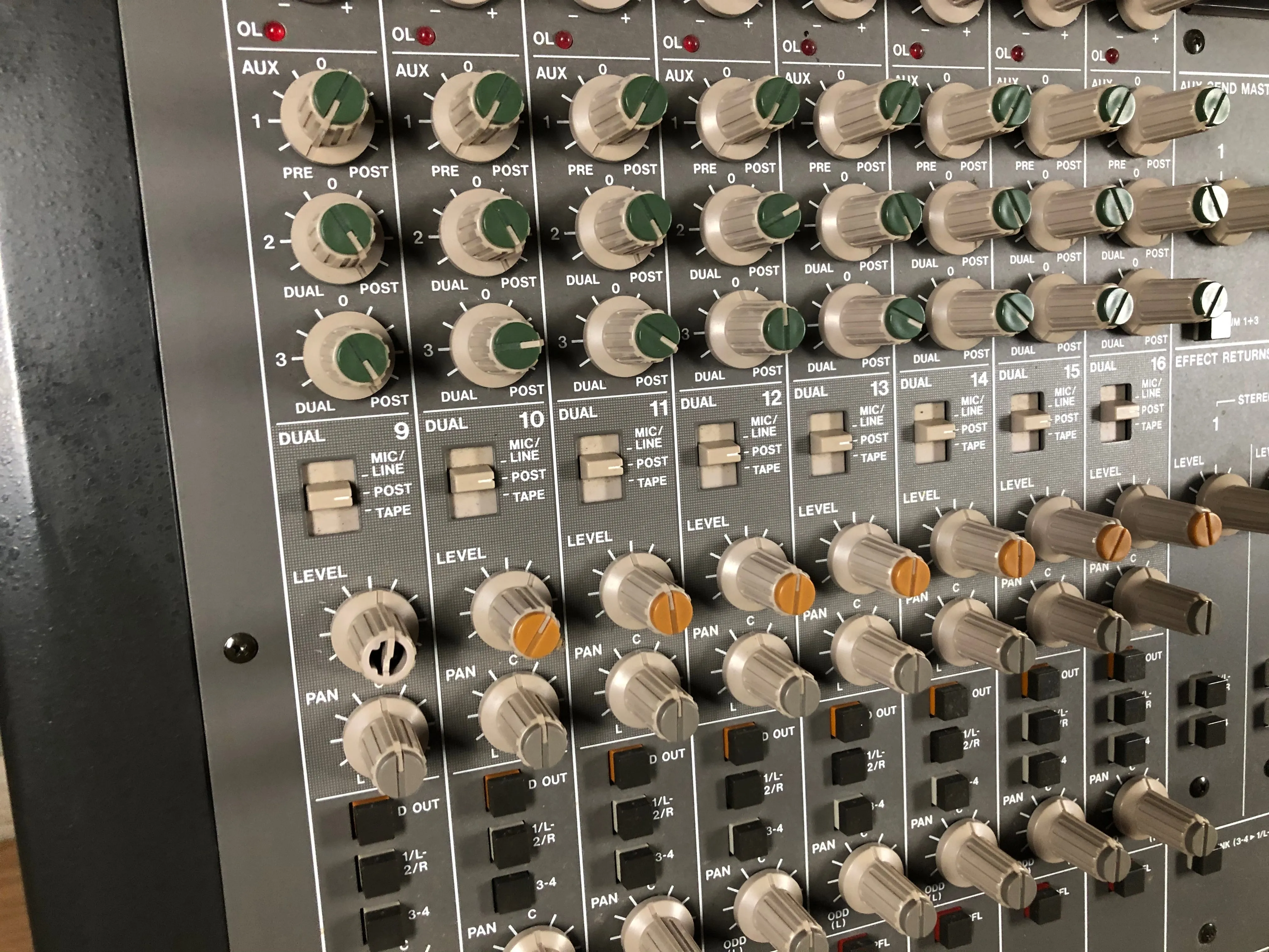 Tascam M-1508 8-Channel Console