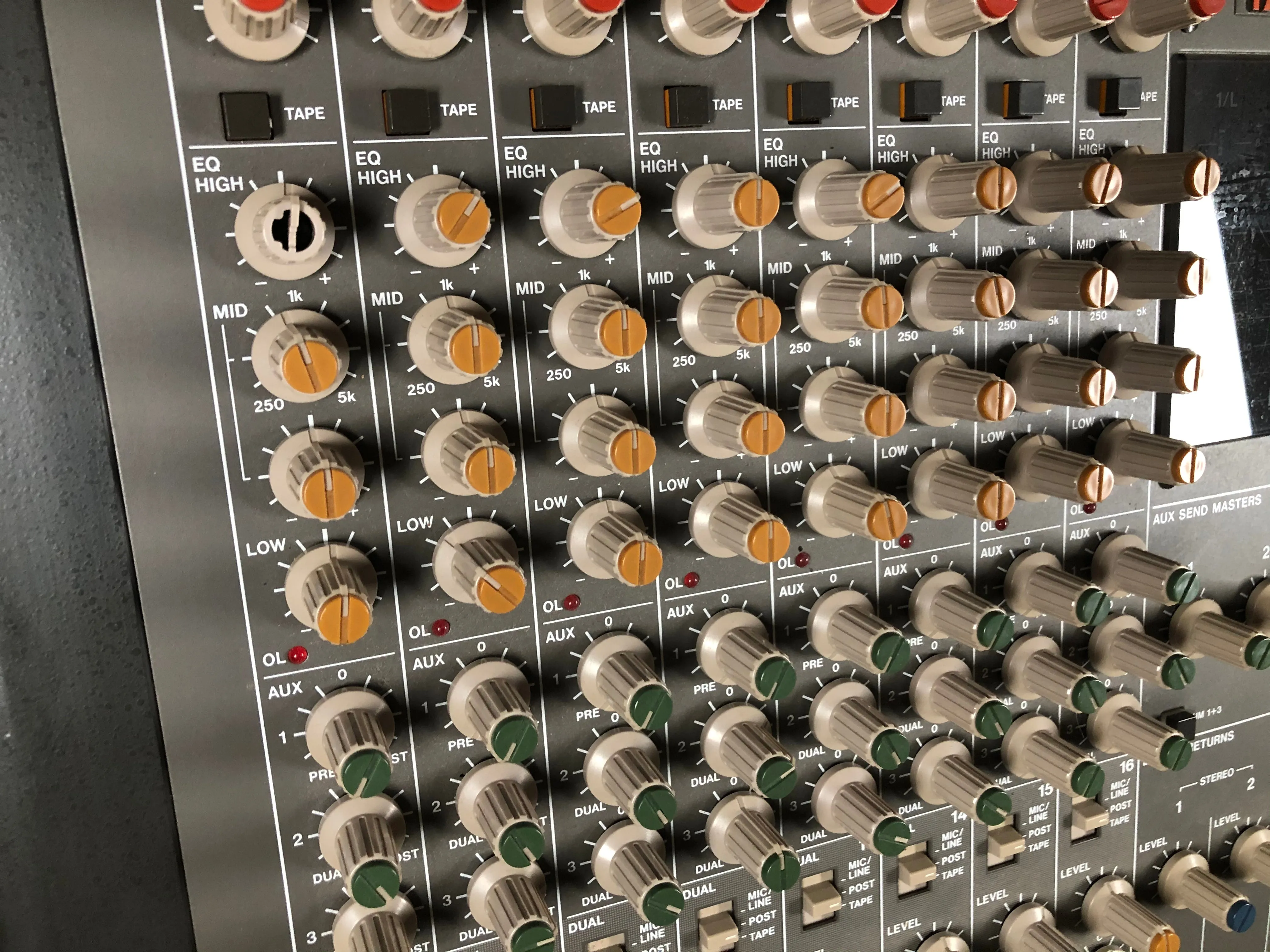 Tascam M-1508 8-Channel Console
